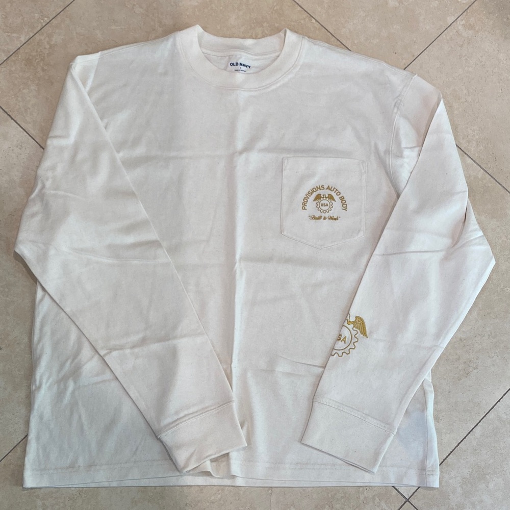 Old Navy Men’s Off-White Long Sleeve Tee